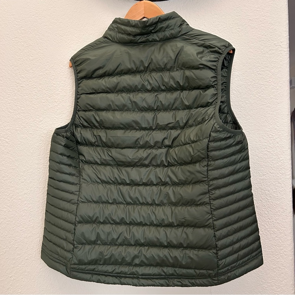Quince Women's Green Puffer Vest Lightweight Packable Goose Down Fill Size XL - Picture 2 of 6